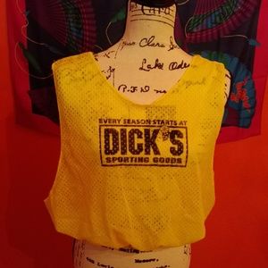 Dick's sporting goods top